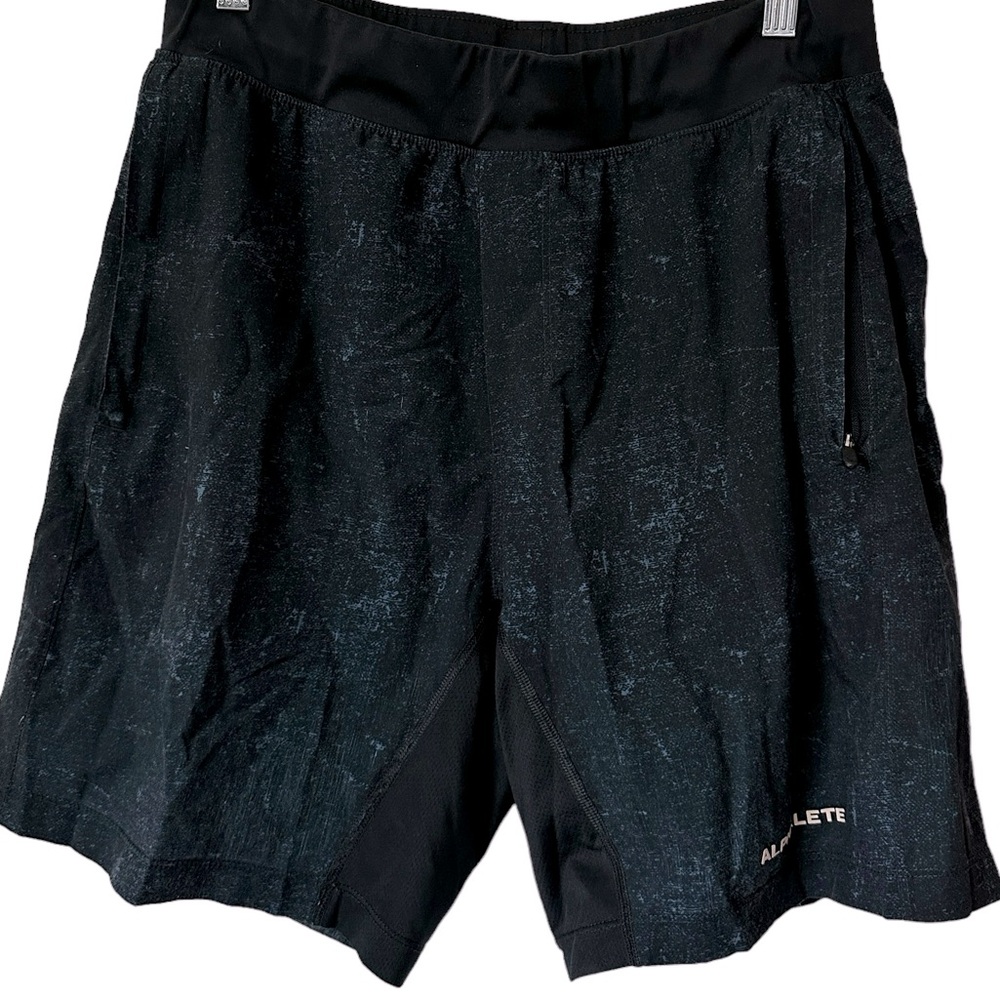 Alphalete shorts, men’s size medium. Zippered pockets, athletic work out shorts